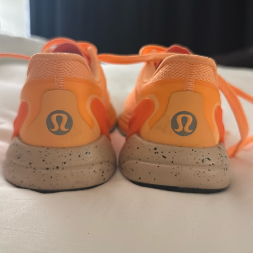 Lululemon sneakers size 7
